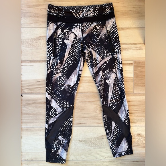 Lululemon leggings 25” - Picture 2 of 3